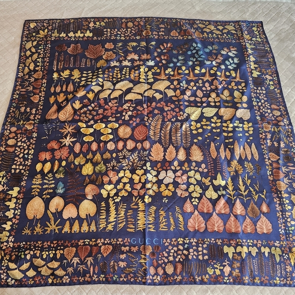 Vintage Gucci Scarf - Picture 2 of 9